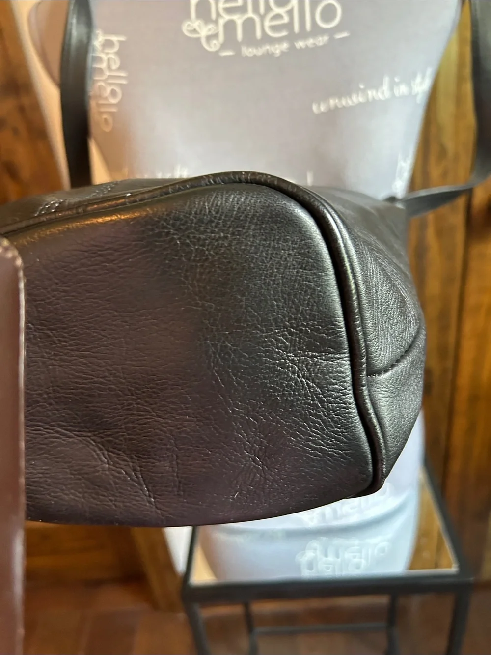 Wilsons Leather Black Pebbled Leather Crossbody Bag has tarnish on buckle - Picture 6 of 14